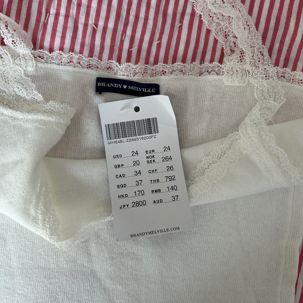 Brandy Melville tank top - Picture 3 of 3